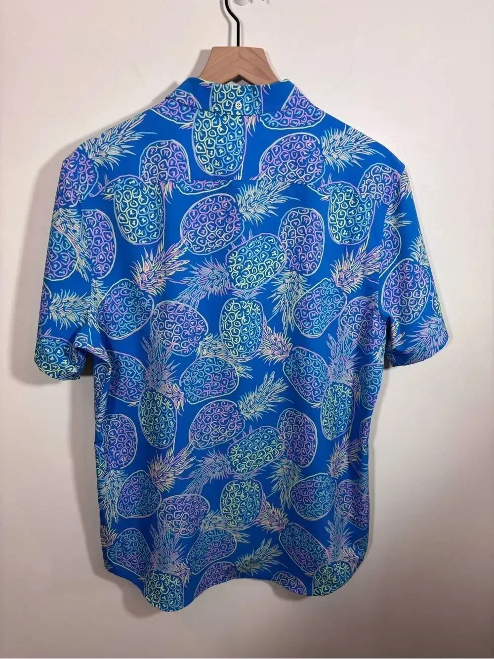 Chubbies Men’s neon pineapple performance polo size large vacation tropical golf